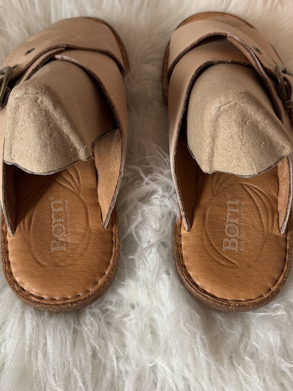 Born Women's Light Beige Leather Crossband Slide Sandals - Picture 3 of 9